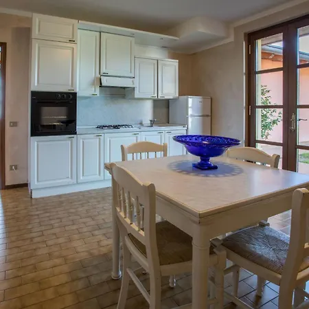 Villa Spacious Over Two Floors, Amazing View And Private Garden For 10 Guests San Felice del Benaco